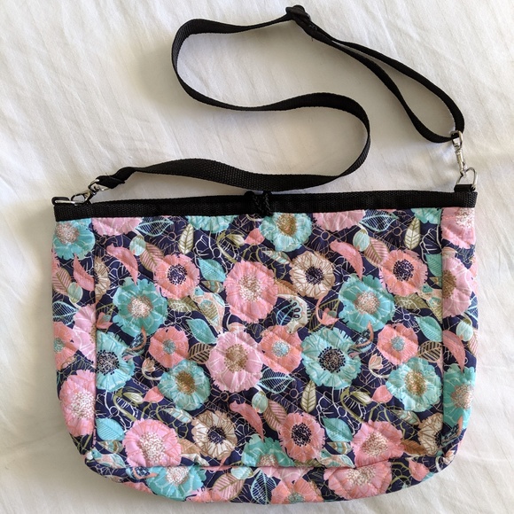 Handmade quilted floral bag - Picture 2 of 3